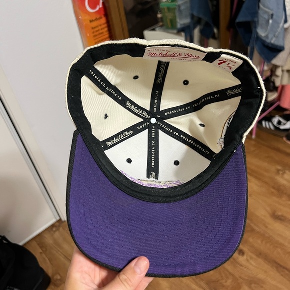 LAKERS hat - Picture 12 of 12